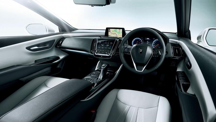 Торпедо Toyota Crown RS Advance 2018 года  (фото 4 из 11)
